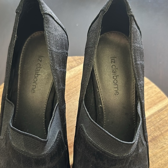 Liz Claiborne shoes - Picture 3 of 11